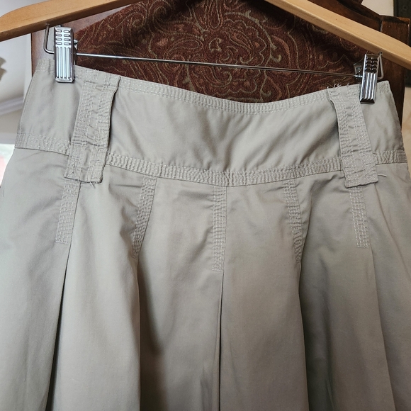 ZARA skirt. Size 8. Pleated,belted gray color. Cotton. - Picture 3 of 5